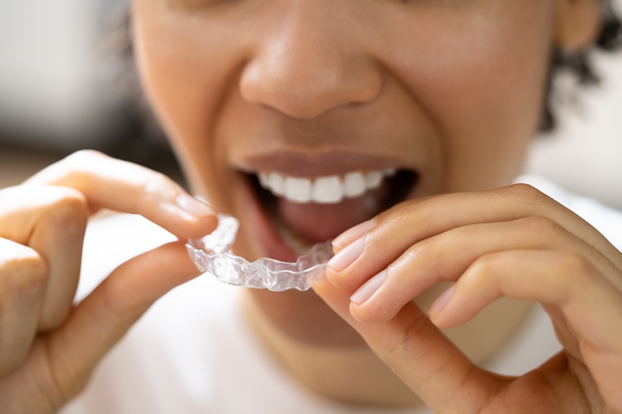 Is Invisalign the Right Choice for You this Holiday Season?
